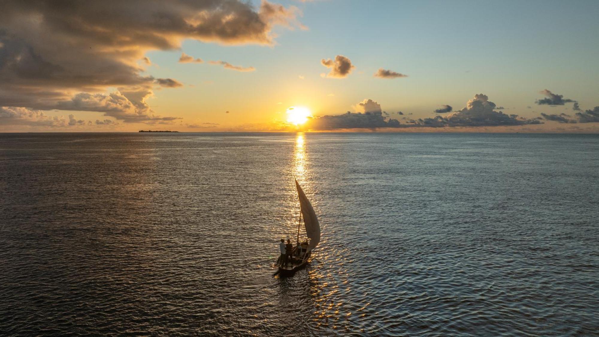 Kirulhiya Maldives Hotel Omadhoo Екстер'єр фото